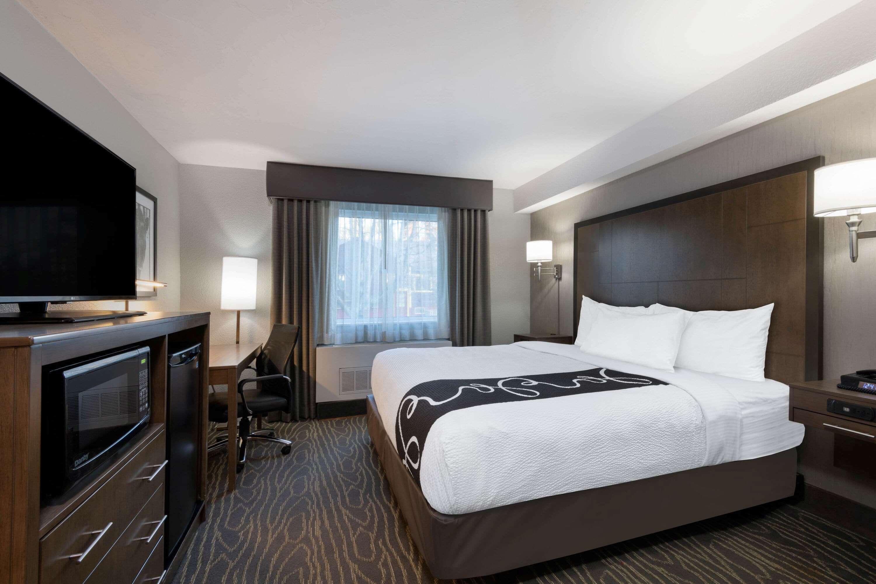 La Quinta By Wyndham Anchorage Airport Hotel Exterior foto
