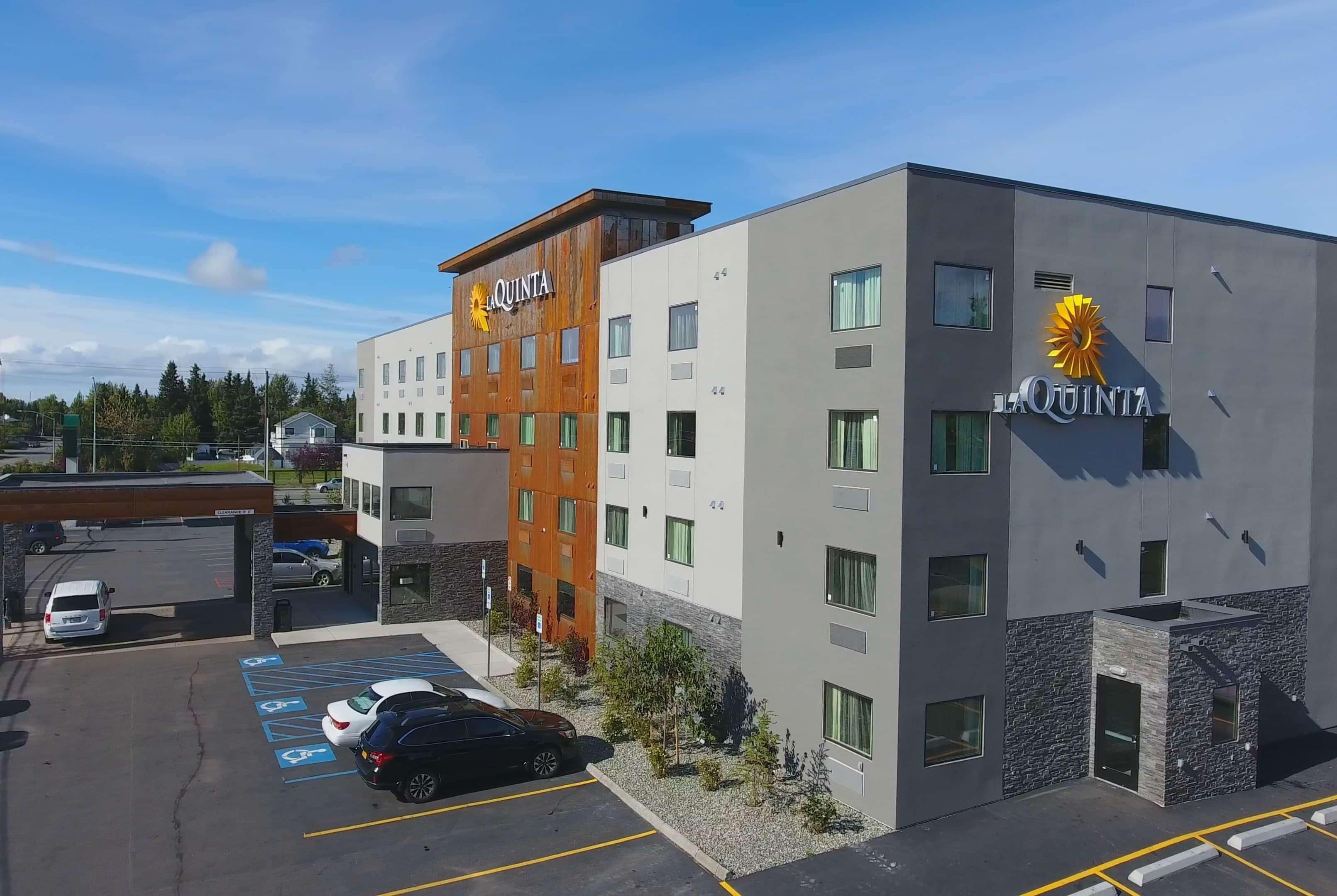 La Quinta By Wyndham Anchorage Airport Hotel Exterior foto