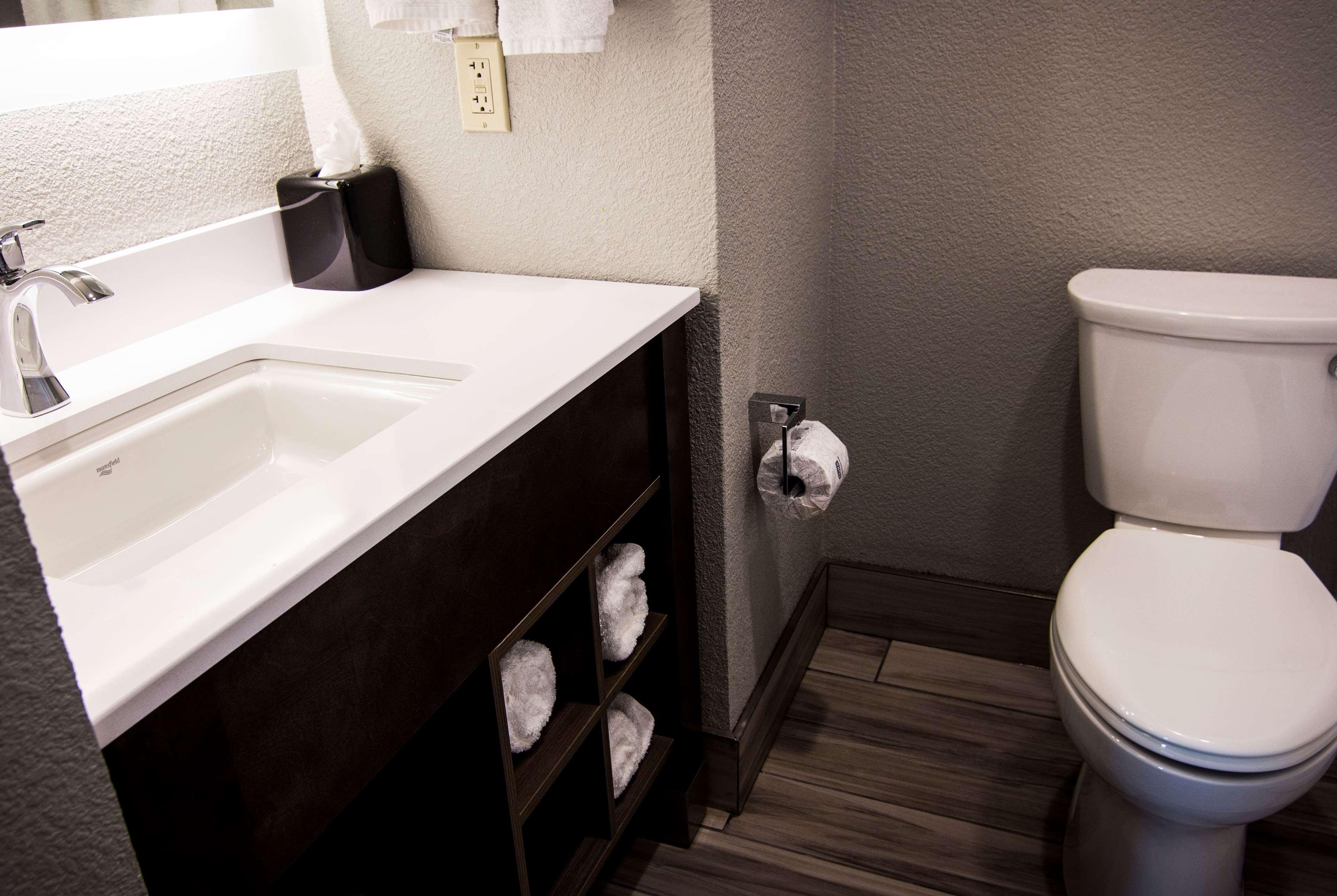 La Quinta By Wyndham Anchorage Airport Hotel Exterior foto