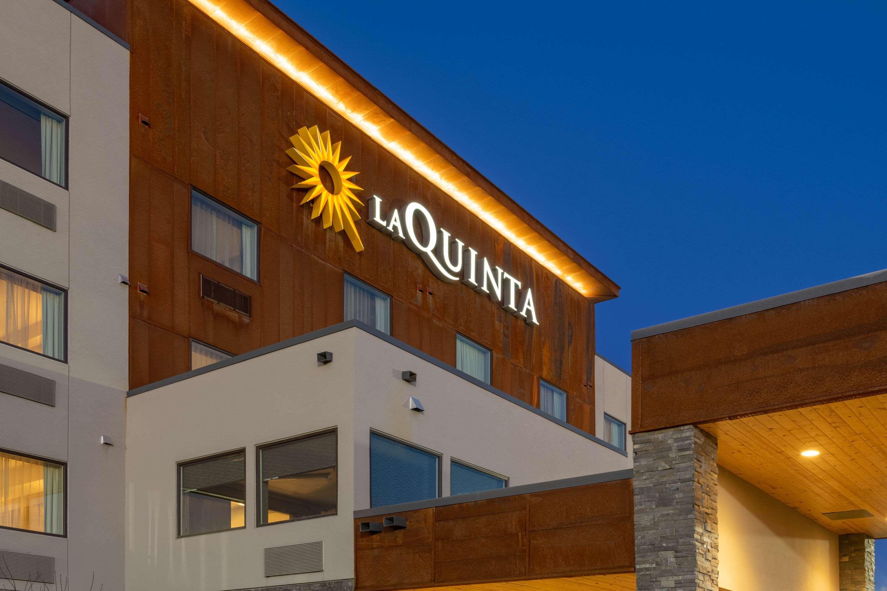 La Quinta By Wyndham Anchorage Airport Hotel Exterior foto