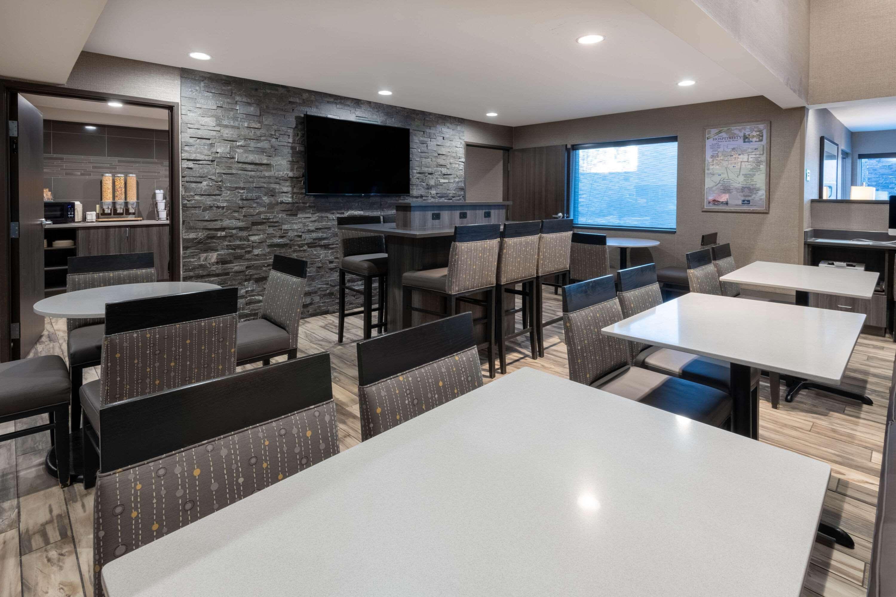 La Quinta By Wyndham Anchorage Airport Hotel Exterior foto