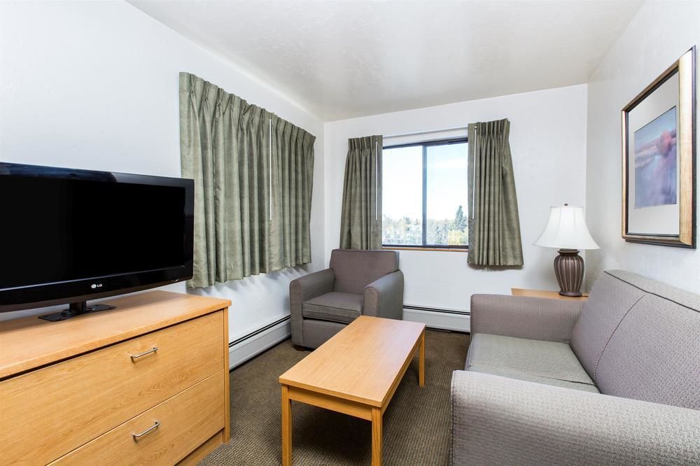 La Quinta By Wyndham Anchorage Airport Hotel Exterior foto