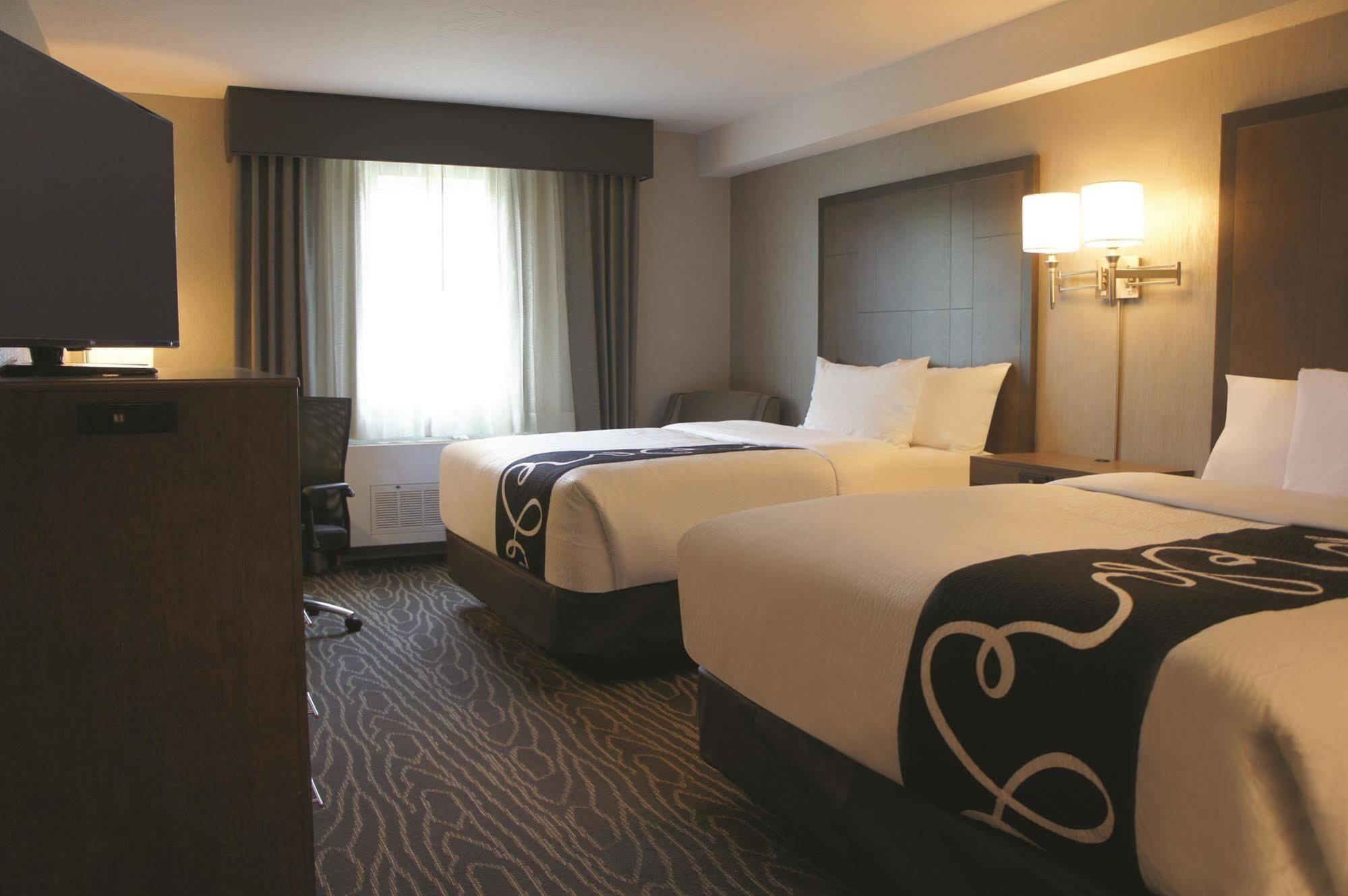 La Quinta By Wyndham Anchorage Airport Hotel Exterior foto